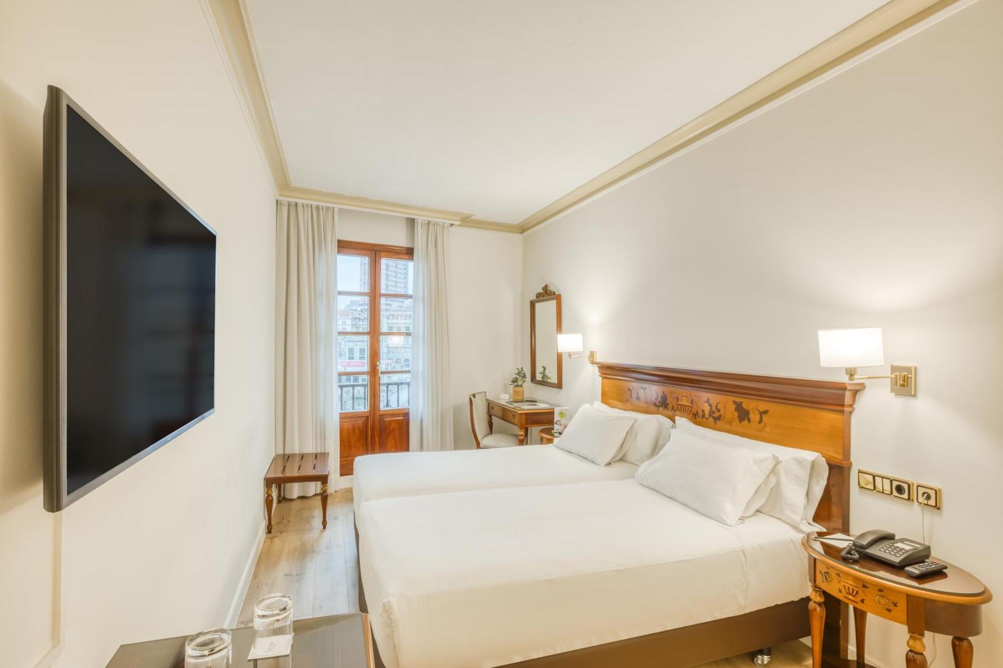 Habitación Clásica con vistas a la ciudad - 2 camas